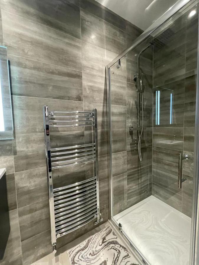 Star London Finchley Road 3-Bed Retreat Apartment ภายนอก รูปภาพ